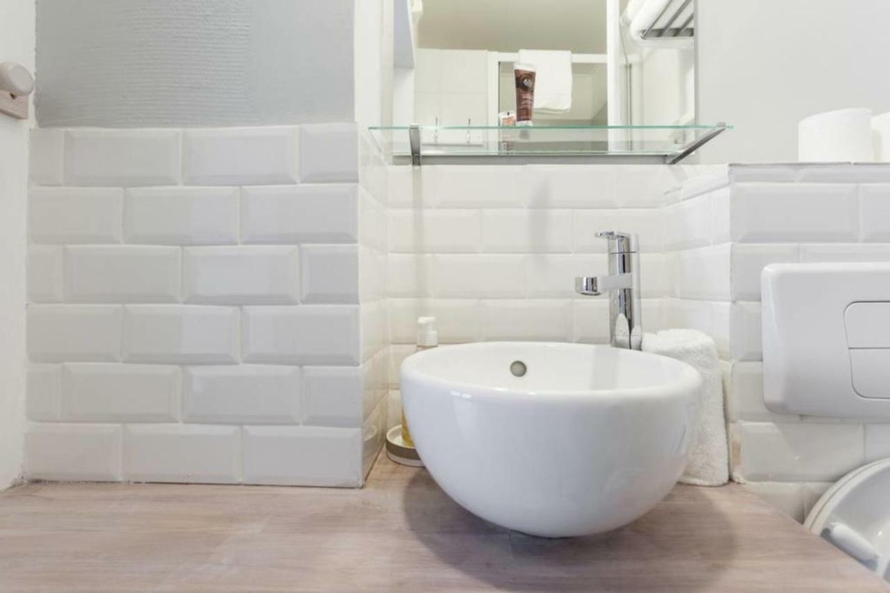 Small Is Beautiful Ideally Located Sleeps 4 Париж Екстериор снимка